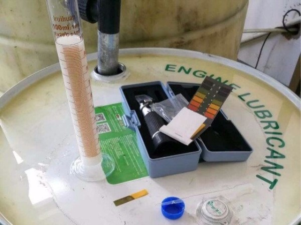 英吉切削液調配現場