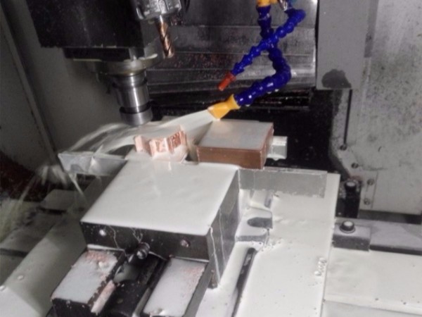 英吉切削液加工現場