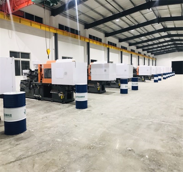 英吉注塑機液壓油應用現場